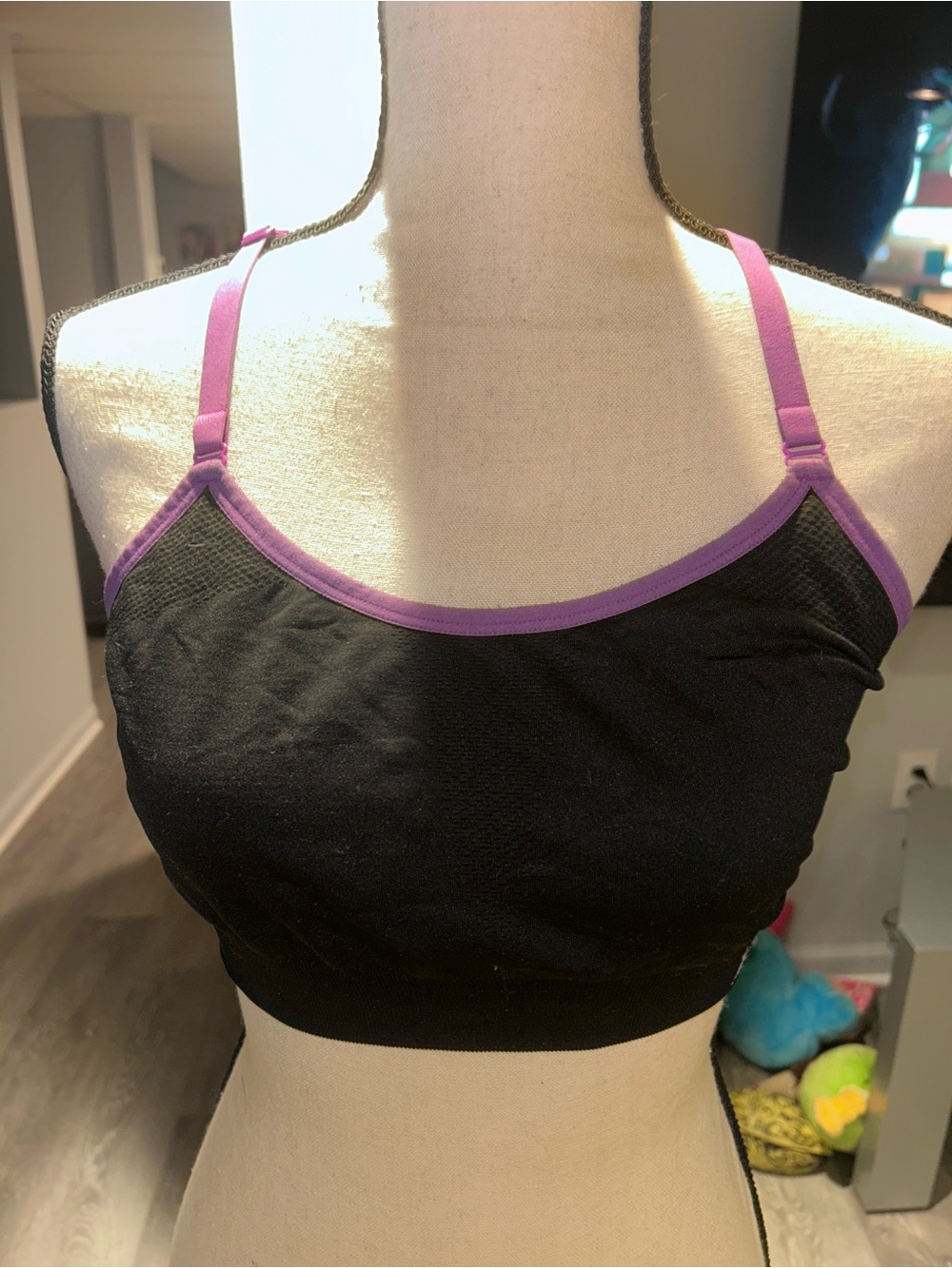 Black sports bra